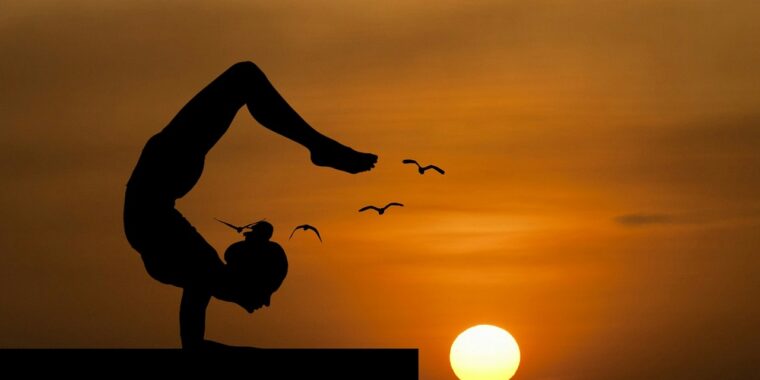 yoga; exemplo de resolução de ano novo fazer yoga; autocuidado; comportamento; estilo de vida; postura de yoga; exercício