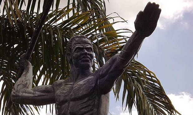 Estátua Zumbi dos Palmares; escravidão; escravizados no Brasil; dia da consciência negra; data 20 de novembro; Movimento Negro; feriado 20 de novembro 20/11; história da luta contra a escravidão no Brasil
