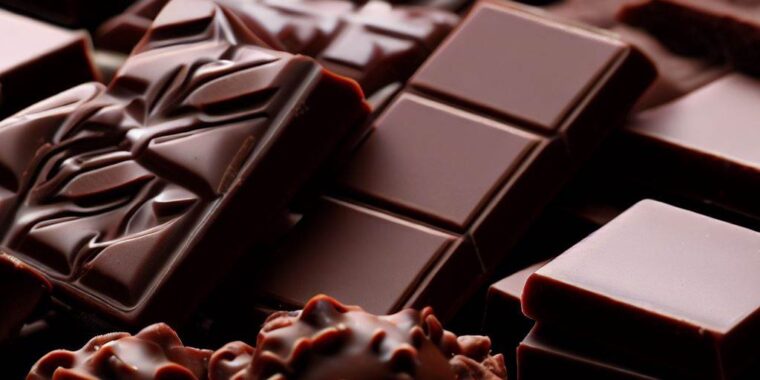 Dia Mundial do Chocolate; 7 de Julho; 07/07 dia do chocolate; Dia Internacional do Chocolate; Dia do chocolate; imagem vários tipos de chocolate
