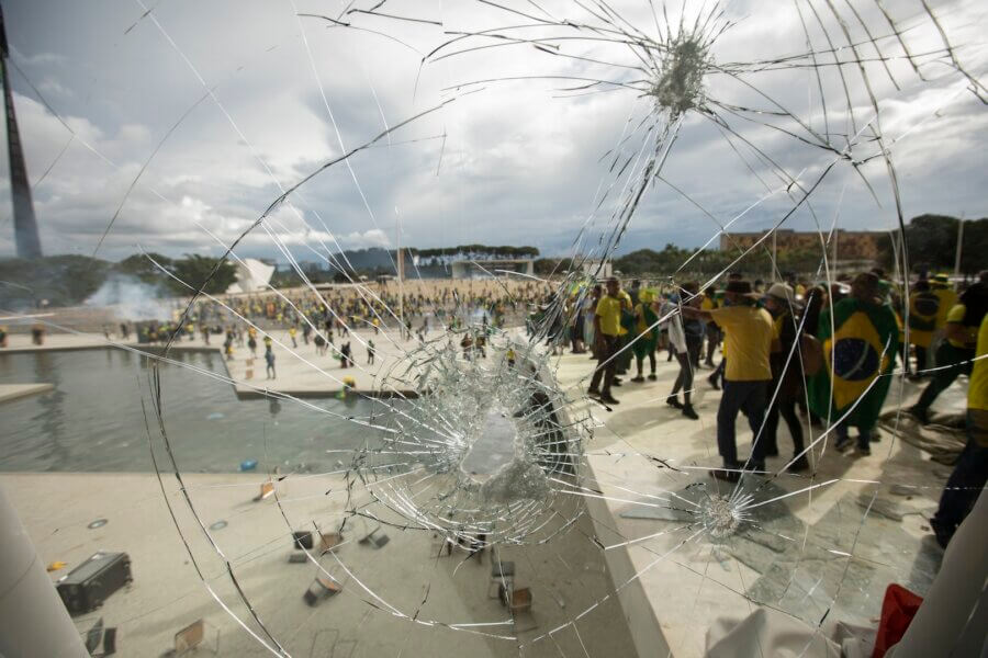 invasão do congresso; 8 de janeiro; tentativa de golpe contra a democracia 2023; atentados Brasil 8 de janeiro