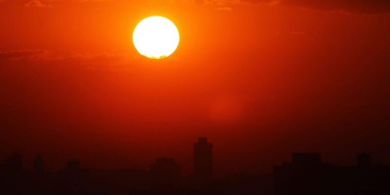 calor de matar; calor mata mais que deslizamentos de terra no Brasil; pesquisa mostra desigualdade social e econômica nas mortes por ondas de calor no Brasil; temperaturas extremas causaram 48 mil mortes mortes no Brasil em 20 anos