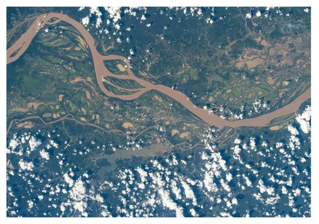 rio amazonas visto do espaço